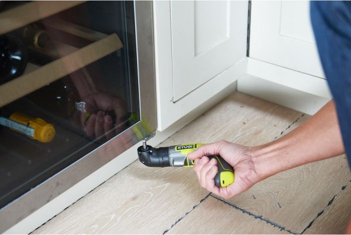 Ryobi Шурупокрут ERGO, 4В, 1.3Аг, 5Нм, 200об/хв