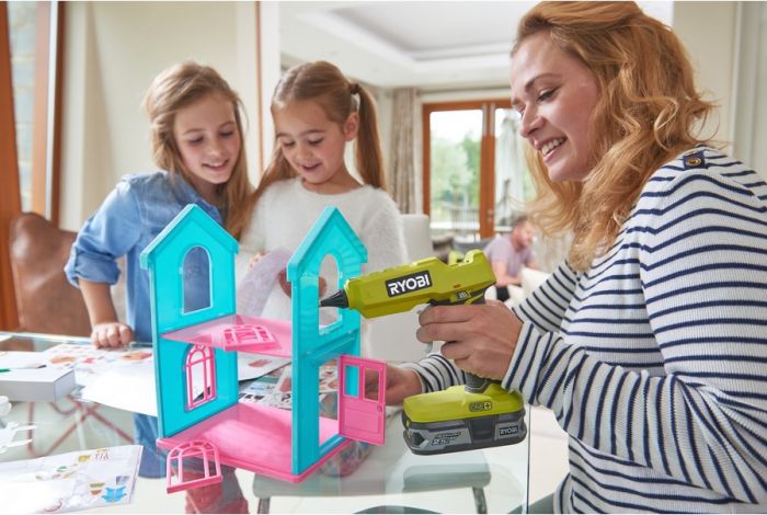 Ryobi Пістолет клейовий ONE + R18GLU-0 акумуляторний, 11 мм, Dсопла 3 мм, 18В, solo (без АКБ і ЗУ)