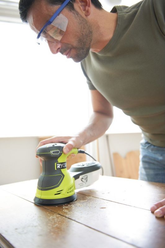 Ryobi Шліфмашина ексцентрикова ROS300, 93х185мм, 300Вт, 0-13000 об / хв, 2.3кг