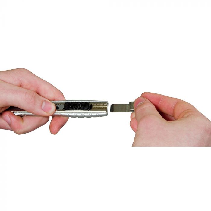 Ніж 9мм сегментоване лезо 135мм литий цинкований корпус FatMax (уп.6)