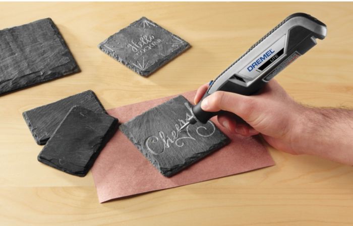 Шліфувально-гравірувальна машина Dremel 7760-15, акумуляторна, 3,6В, 2Ah, ЗП USB, 8000-25000об/хв, 15 насадок, 19,5см, 0.27кг
