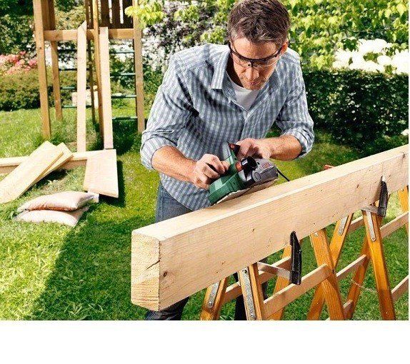 Рубанок Bosch PHO 2000, 680 Вт, ніж 82мм, стругання 2 мм, вибірка паза 8 мм, 2.4 кг