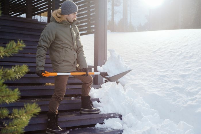 Fiskars Лопата для снігу SnowXpert 131см, 1400г