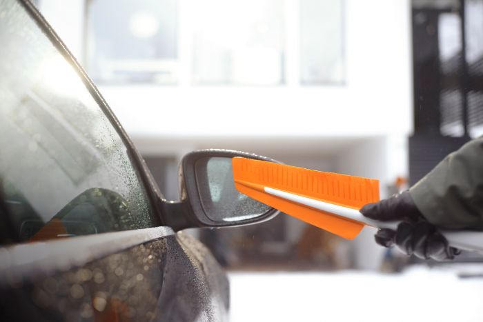 Fiskars Щітка зі скребком  SnowXpert, 67 см, 221г