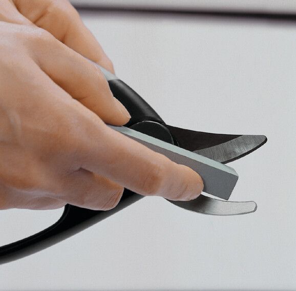 Fiskars Секатор площинний Fingerloop  P44