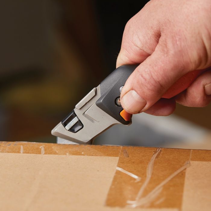 Fiskars Ніж будівельний CarbonMax, трапецієвидне висувне лезо, 185 мм, 200г