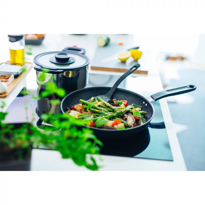 Сковорода Fiskars Form 26 см