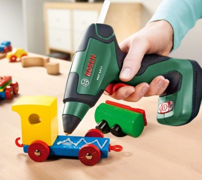 Пістолет клейовий Bosch Bosch PKP 3,6 LI, 3.6В, стрижень 7х150мм, 0.3кг