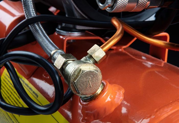 Компресор NEO, безмасляний, 2-х поршневий, 230В, 12л, 8 Бар, 105л/хв, 500Вт, IP20