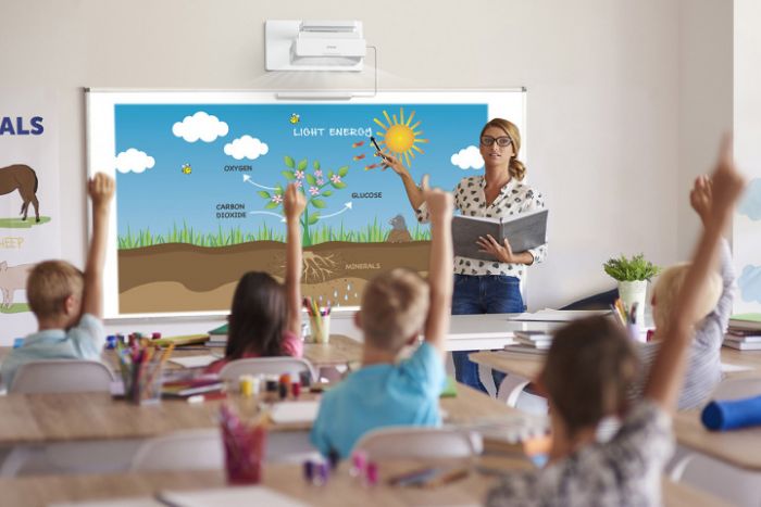 Ультракороткофокусний проектор Epson EB-725Wi (3LCD, WXGA, 4000 lm, LASER) WiFi