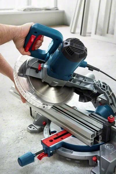 Пила торцювальна Bosch GCM 216, 1300Вт, 216мм, 24мм, 10.1кг