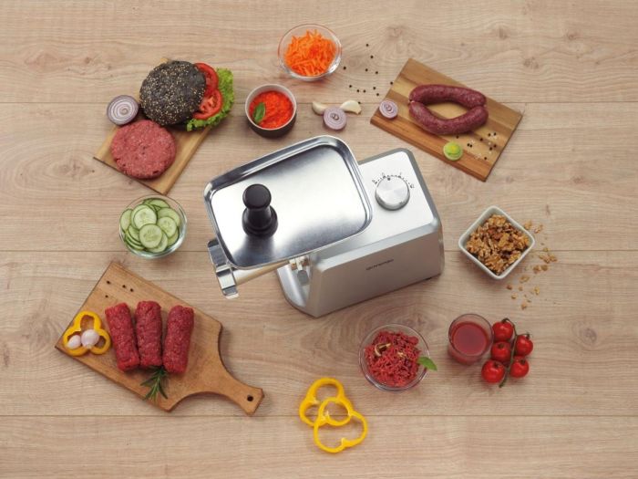 М'ясорубка Gorenje MG2502SJX/2500 Вт/ реверс/ 2.1 кг/хв./3 диски + 3 насадки/шнекова соковижималка/система захисту/корпус-пластик+метал