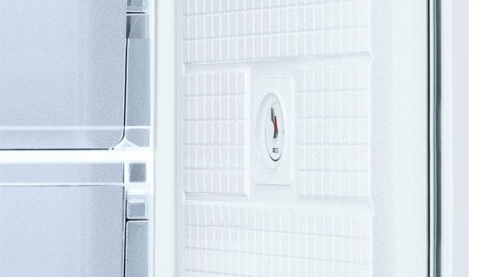 Вбуд. морозильна шафа Bosch GUD15ADF06, 82х60х55см, 1 дв., Мороз.відд. - 98л, A+, ST