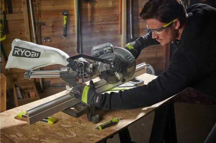 Пила торцювальна Ryobi ONE+ RMS18190-0, акумуляторна, 190 мм, 18В, (без АКБ та ЗП)