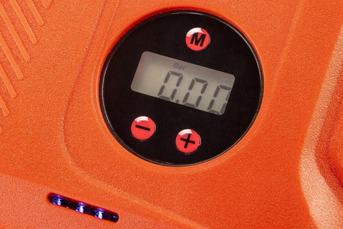 Пусковий пристрій Neo Tools Jump Starter Power Bank для автомобілів, 14000мАч, 2хUSB 5В, 12В, пуск 400A, компресор 3.5 бар, ліхтарик LED
