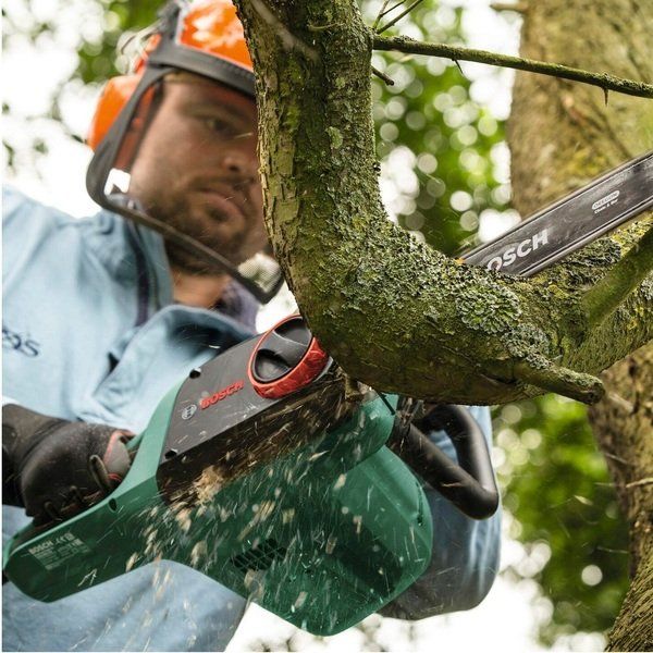 Пилка ланцюгова Bosch Universal Chain 35, 1800 Вт, 35 см, 12 м/с, 4.2 кг