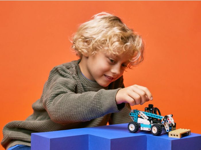 Конструктор LEGO Technic Телескопічний навантажувач