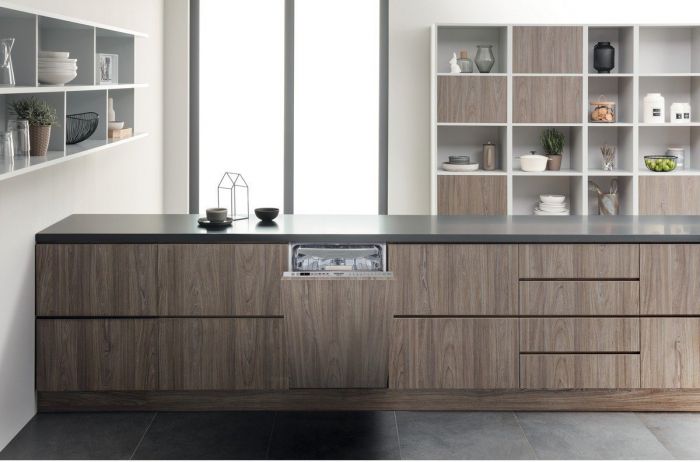 Посудомийна машина Hotpoint вбудовувана, 10компл., A++, 45см, дисплей, 3й кошик, білий