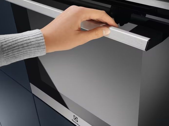 Духова шафа Electrolux електрична, 65л, A, дисплей, конвекція, чорний+нерж