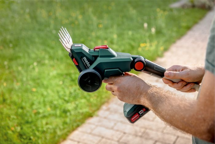Ножиці для трави акумуляторні Metabo POWERMAXX SGS 12 Q, Li-Power 18В 1*2.0Аг, лезо 11.5 см, + насадка для кустів 20см, 0.8кг