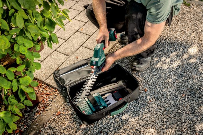 Ножиці для трави акумуляторні Metabo POWERMAXX SGS 12 Q, Li-Power 18В 1*2.0Аг, лезо 11.5 см, + насадка для кустів 20см, 0.8кг