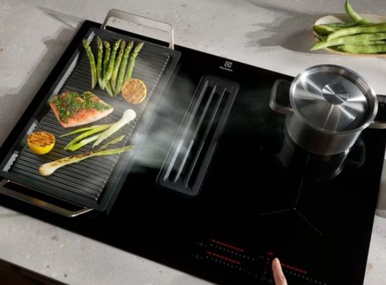 Варильна повверхня Electrolux індукційна, 80см, розширена зона, вбудована витяжка, Hob2Hood, чорний