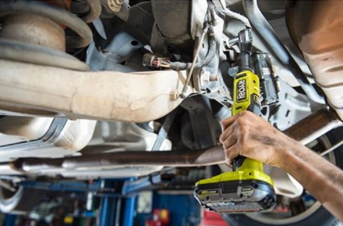 Трещітка акумуляторна RYOBI RRW1838X-0, ONE+ НР 18В, безщіткова, квадрат 3/8", 75Нм, 3 положення головки (без АКБ та ЗУ)