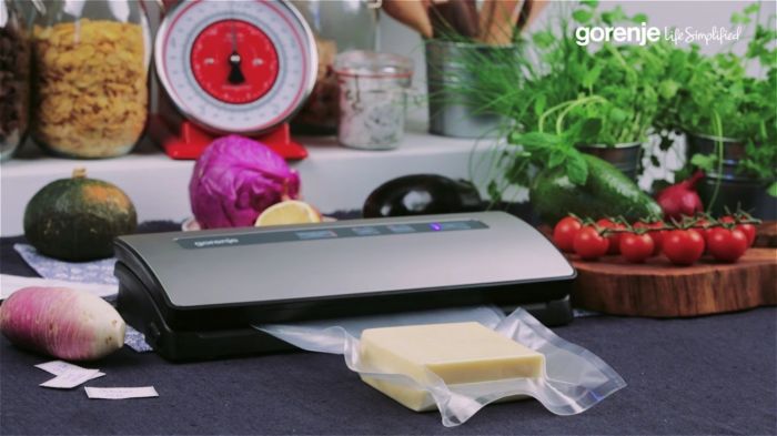 Вакуумний пакувальник GORENJE VS120ES/електроне упр/120 Вт./ф-ція запаювання та вакуумування/сріблястий
