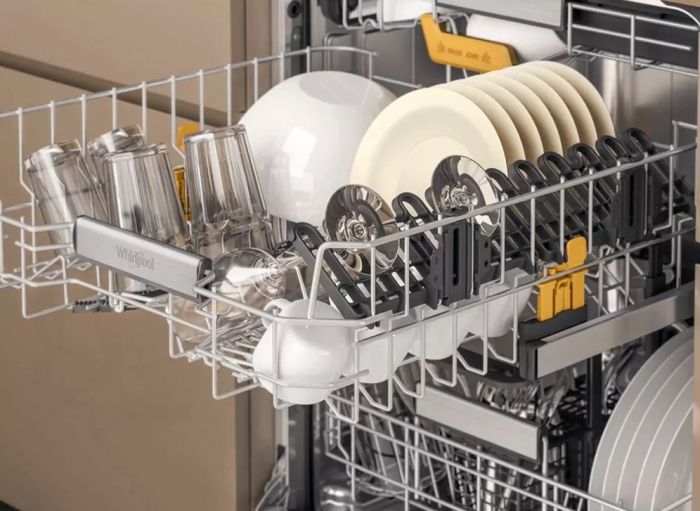 Посудомийна машина Whirlpool вбудовувана, 14компл., A+++, 60см, дисплей, 3й кошик, білий