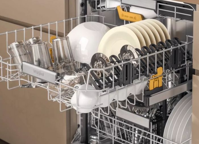 Посудомийна машина Whirlpool вбудовувана, 14компл., A+++, 60см, дисплей, 3й кошик, білий