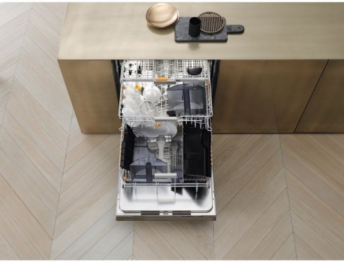 Кавомашина Miele CM 6360, 1.8л, зерно+мелена, автомат.капуч, авторецептів-19, білий