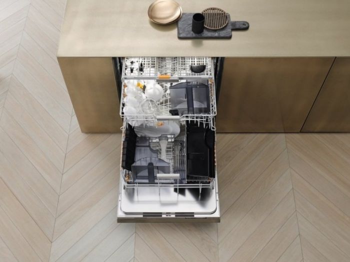 Кавомашина Miele CM 6360, 1.8л, зерно+мелена, автомат.капуч, авторецептів-19, чорний