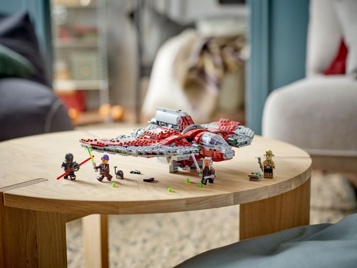 Конструктор LEGO Star Wars™ Шатл джедаїв T-6 Асоки Тано