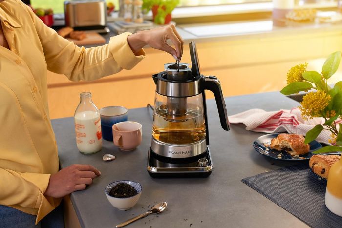 Електрочайник Russell Hobbs Attentiv Kettle, 1.7л, Strix, скло, база зі сховищем для шнура, сірий