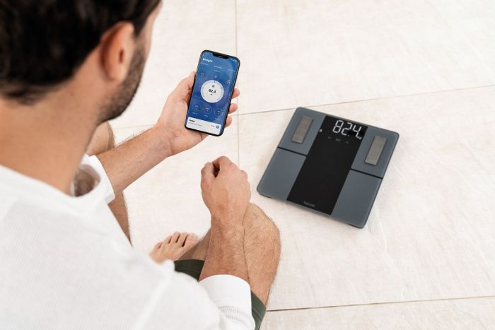 Ваги Beurer підлогові, 180кг, підкл. до смартфону, сенс. керування, AAAx3 в комплекті, скло, чорний