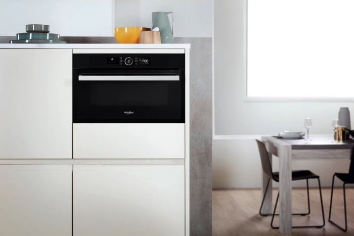 Мікрохвильова піч Whirlpool вбудована, 31л, електронне упр., 1000Вт, гриль, дисплей, чорний