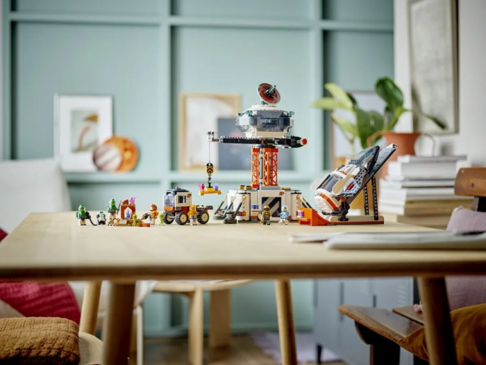 Конструктор LEGO City Космічна база й стартовий майданчик для ракети