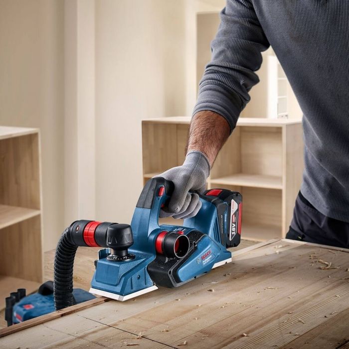 Рубанок акумуляторний Bosch GHO 185-LI, 18В, 82мм, стругання до 2.6мм, паз до 9мм, без АКБ та ЗП