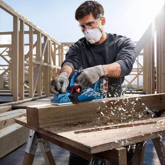 Рубанок акумуляторний Bosch GHO 185-LI, 18В, 82мм, стругання до 2.6мм, паз до 9мм, без АКБ та ЗП