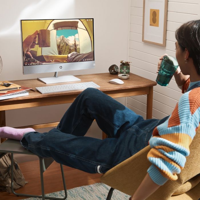 Комп'ютер персональний моноблок HP Pavilion 27" FHD IPS AG, Intel i7-13700T, 32GB, F1TB+2TB, NVD3050-4, WiFi, кл+м, DOS, білий