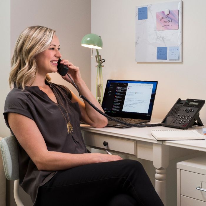 SIP-телефон Poly VVX 150, 2 лінії, PoE