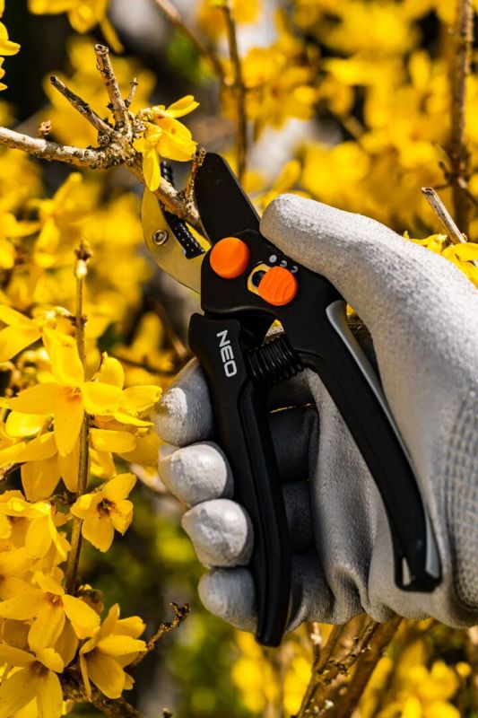 Секатор контактний Neo Tools, d різу 15мм, 185мм, 169г