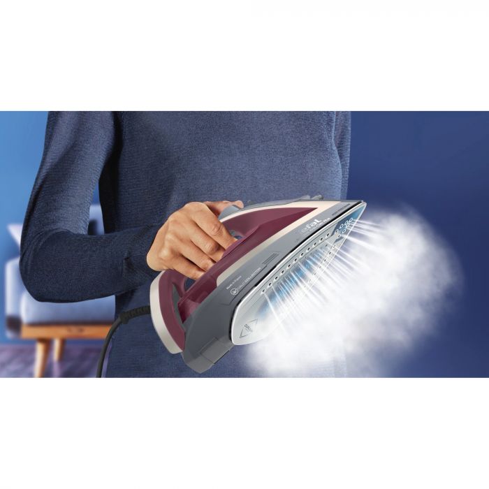 Праска Tefal Ultragliss Plus, 2800Вт, 270мл, паровий удар -260гр, постійна пара - 50гр, керам. підошва, бордово-сірий