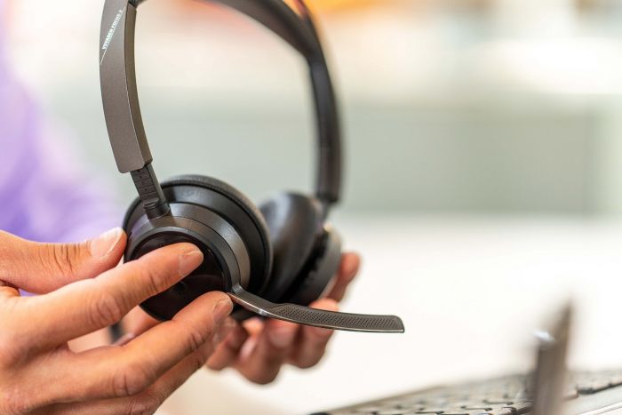 Гарнітура комп'ютерна стерео On-ear Poly Voyager Focus 2, USB-A, Bluetooth, всеспрямований, ANC, Acoustic fence,  чорний