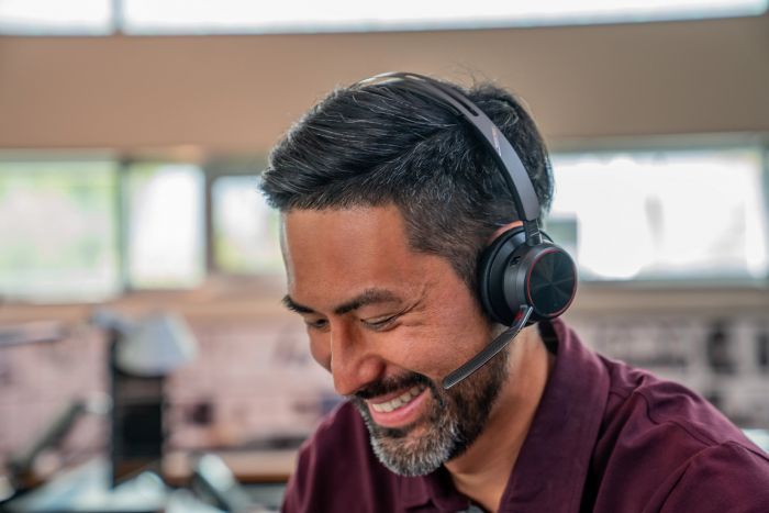 Гарнітура комп'ютерна стерео On-ear Poly Voyager Focus 2, USB-A, Bluetooth, всеспрямований, ANC, Acoustic fence,  чорний