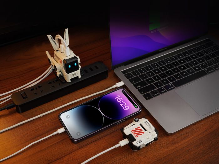 Зарядний пристрій мережевий GravaStar Alpha65 65Вт 2XUSB-C/USB-A, білий