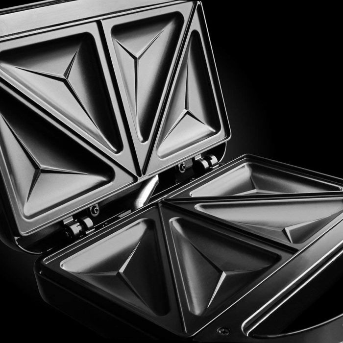 Мультимейкер Russell Hobbs Fiesta 750Вт, алюміній, 3 пластини, корпус-нержав.сталь/пластик, чорний