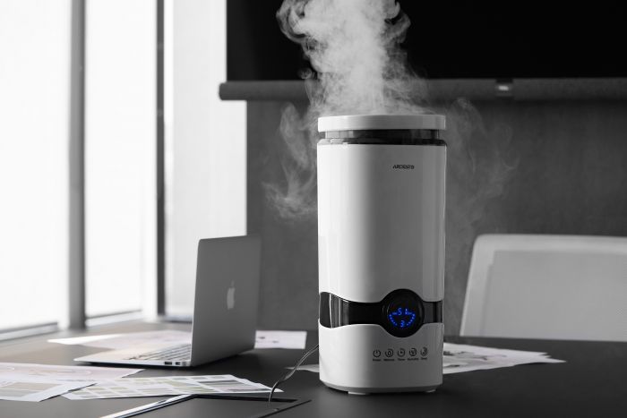 Зволожувач повітря ARDESTO USH-M-LCD-4L-W ультразвуковий, 40м2, 4л, 300мл/г, електр. кер-ння, пульт ДК, верх. залив води, білий