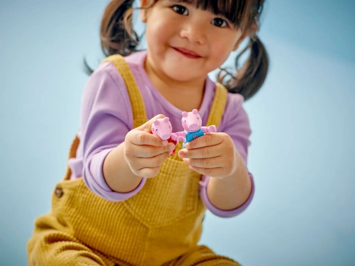 Конструктор LEGO DUPLO Peppa Pig Сад і будиночок на дереві Пеппи