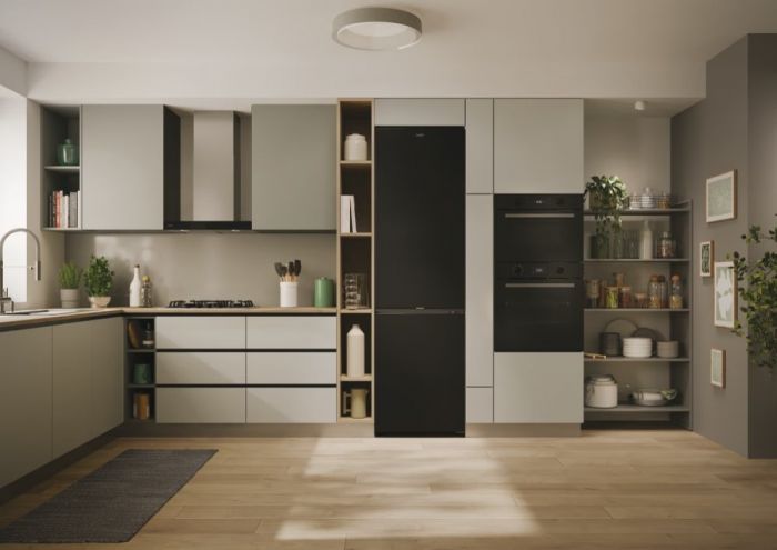 Холодильник Candy з нижн. мороз., 205x66.7х60, холод.відд.-289л, мороз.відд.-120л, 2дв., А+, NF, зона нульова, чорний